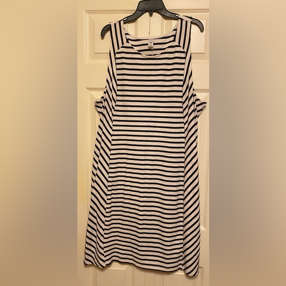 Oldnavy Black and White Stripe Dress